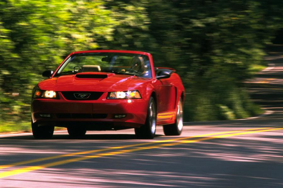  Ford Mustang GT Convertible 1999 года  (фото 64 из 74)